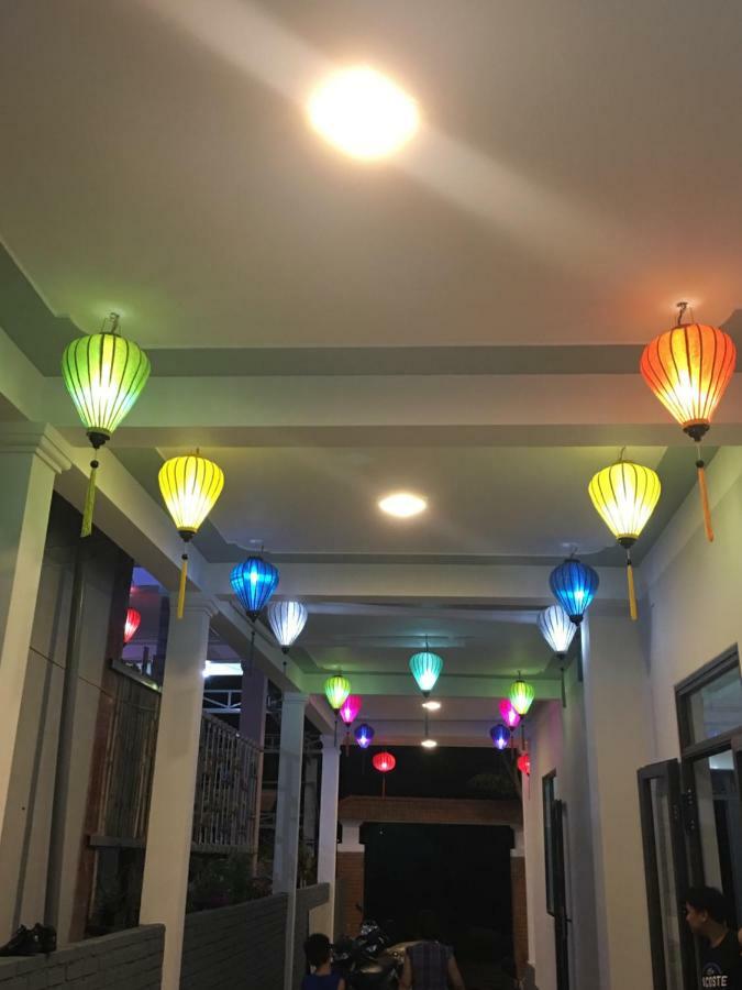 Fami Homestay Фонг Нха Екстериор снимка
